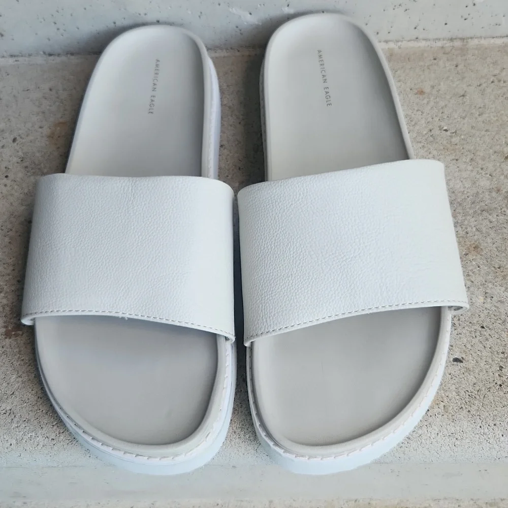American Eagle Women's White Slide Sandals Size 11.